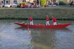 Sandolo rosso a tre remi